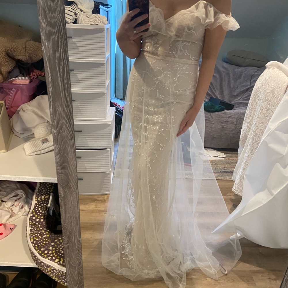 Berta Wedding Dress - Picture 4 of 4
